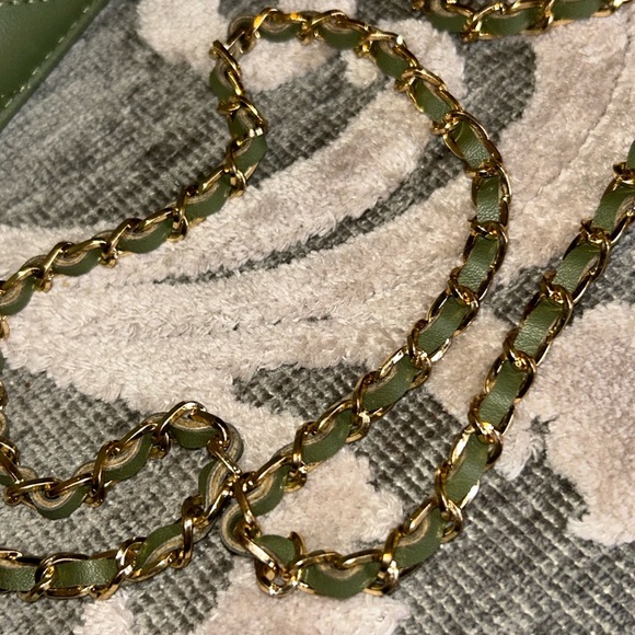 NWT Bebe Diamond quilted crossbody bag - Picture 4 of 9